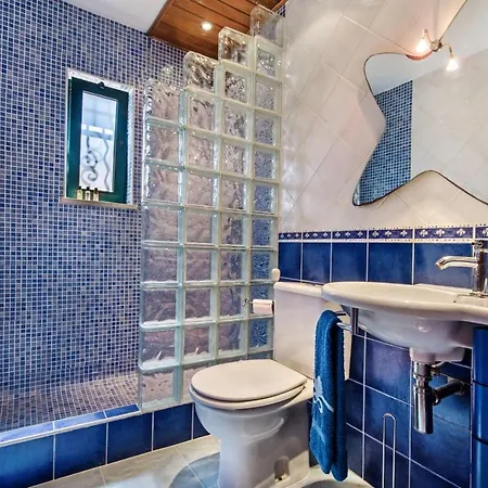 Sleeps 4 Pool Air Con Wifi 빌라 알고스